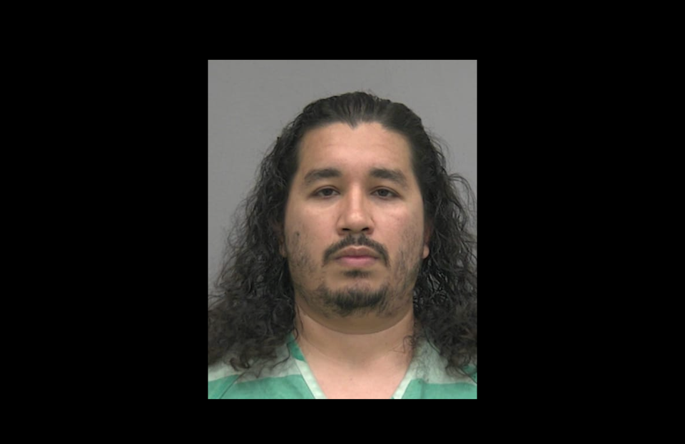 Gainesville Man Arrested Monday Morning for Knife Threats